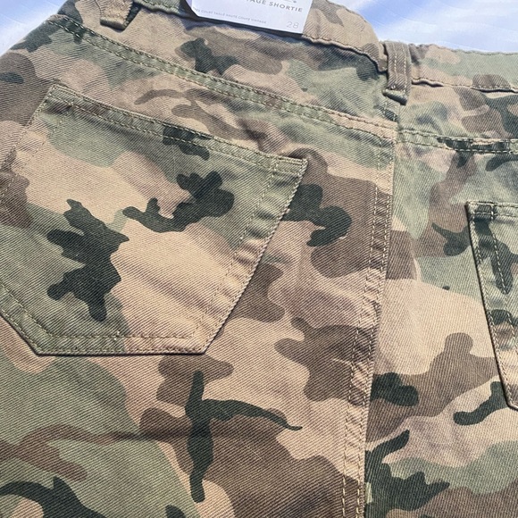 NWT Bluenotes Camo Shorts - Picture 4 of 4